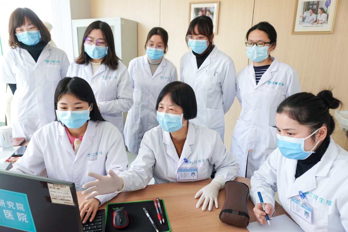 在岩缝里开出花：15年9次试管失败，到江湾一次成功，40岁的她终圆求子梦